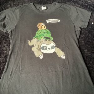 Port and company T-Shirt with sloth, turtle and snail